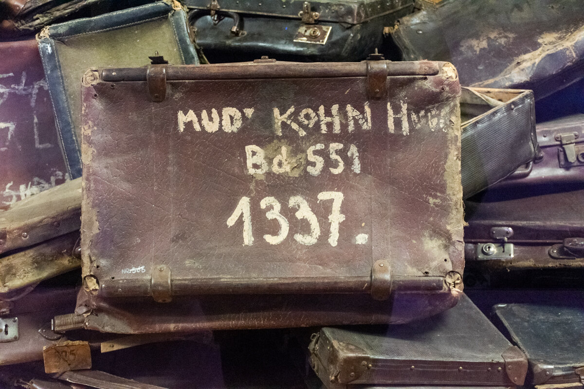 Malles de déportés à Auschwitz